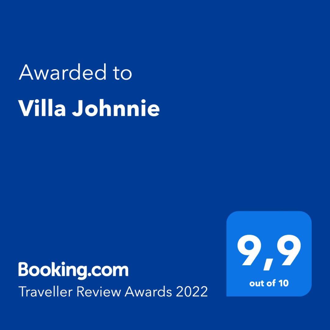 Villa Johnnie Pouládes 객실 사진