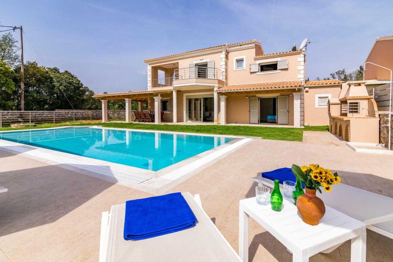 Villa Johnnie Pouládes 외부 사진