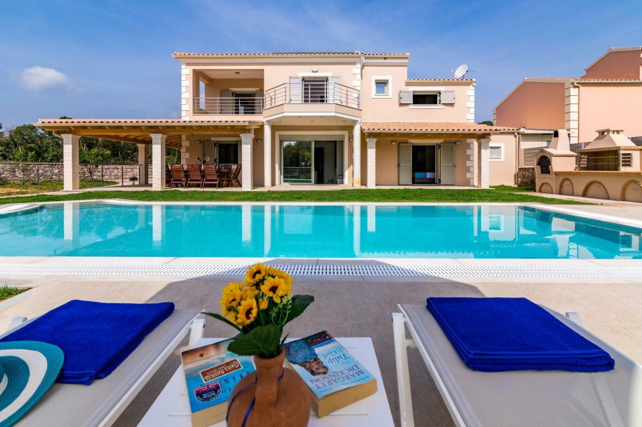 Villa Johnnie Pouládes 외부 사진