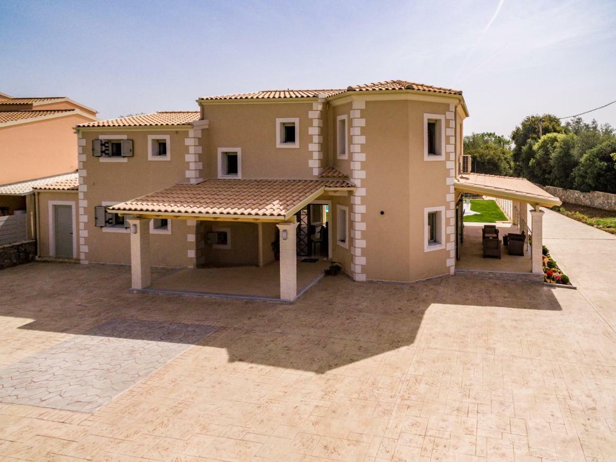 Villa Johnnie Pouládes 외부 사진
